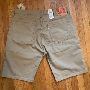Beige Levis 505 shorts, size 38 waist, NWT